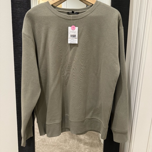 Green Sweatsuit set with tags - Picture 3 of 3